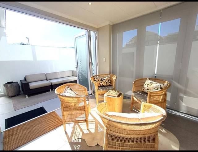 5 BEDROOM HOUSE FOR SALE IN PEARL BAY